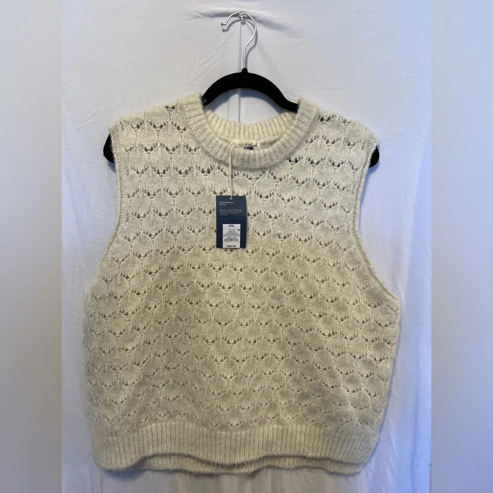 Universal Thread Sweater Vest - Picture 1 of 4